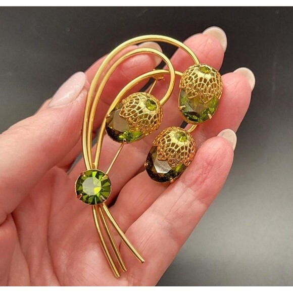 Sarah Coventry Touch of Elegance Brooch Set 1970 D&E Design - Picture 2 of 10